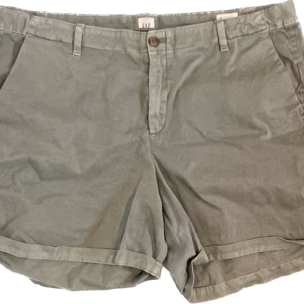 Green/Khaki Gap Girlfriend Chino Shorts